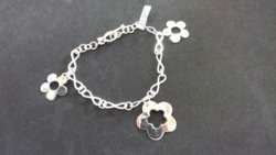 imagen de Pulso con flores_1