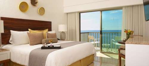 imagen de Deluxe Room with Jacuzzi_1