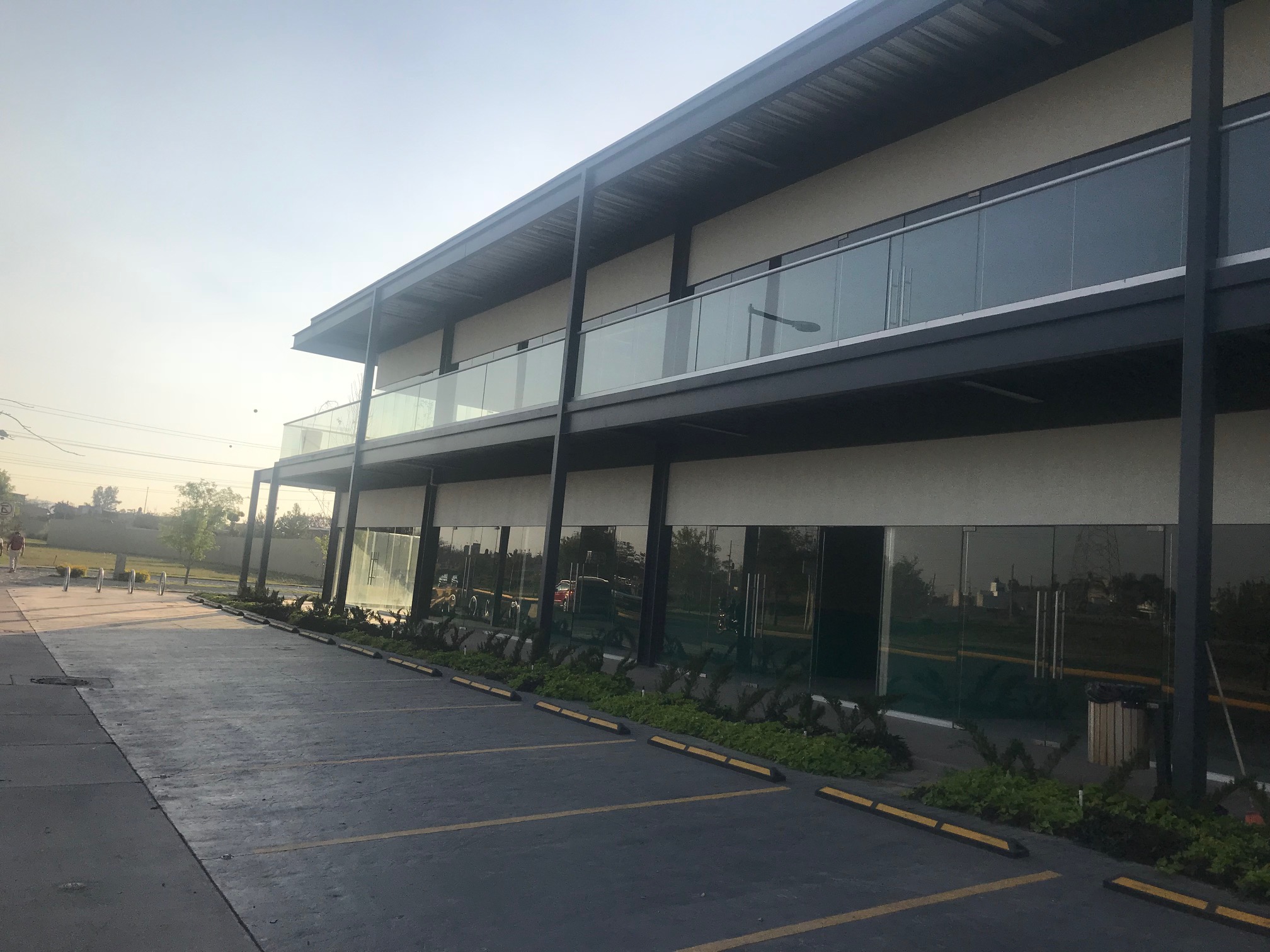 imagen de PLAZA VALLE IMPERIAL  RENTA LOCALES_1