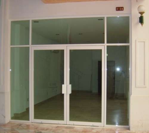 imagen de VENTA LOCAL PLAZA MARINA_1