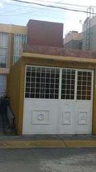 imagen de VENTA DE CASA ZONA TOLLOCAN CERCA DE PILARES._1