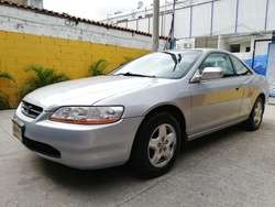 imagen de Honda Accord coupe 3.0 6V con piel y quema coco_1