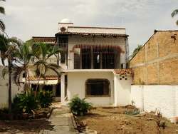 imagen de muy amplia casa en venta colonia versalles _1