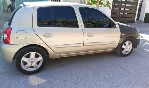 imagen de Vendo Clio Renault _1