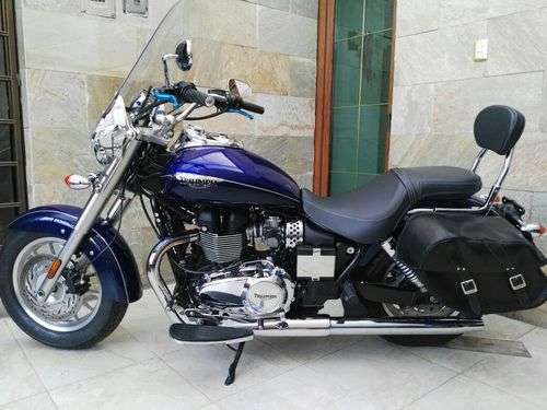 imagen de MOTOCICLETA TRIUMPH _1