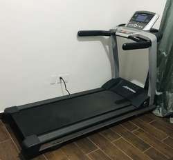 imagen de CAMINADORA LIFE FITNESS T3 impecable_1