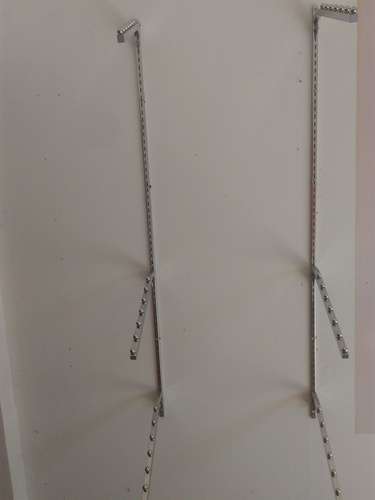 imagen de Cascadas con riel minimalista para boutique_1