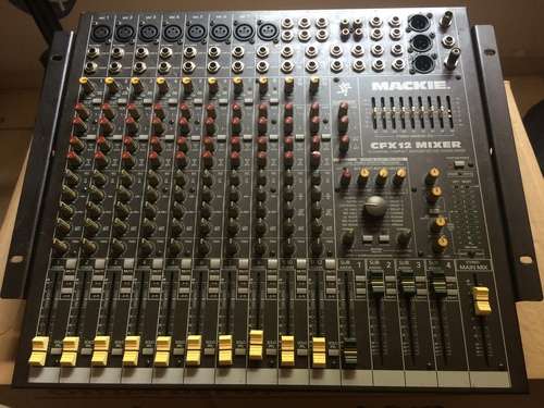 imagen de Mezcladora Mackie con efectos_1