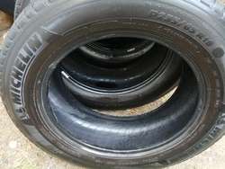 imagen de Se venden 4 llantas Michelin rin 18_1