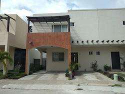 imagen de CASA EN VENTA EN MEZCALES_1