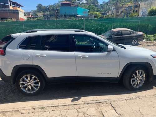 imagen de camioneta cherokee_1