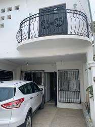 imagen de HERMOSA CASA EN VENTA POR LA CENTRAL CAMIONERA_1