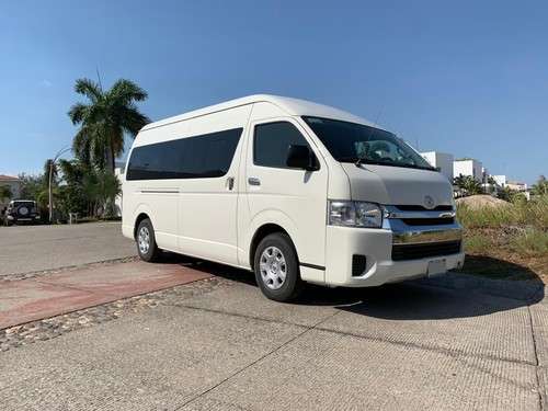 imagen de VAN TOYOTA HIACE (2018)  2.7 A/C 15 PASAJEROS_1