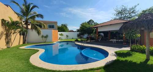 imagen de Casa amplia en coto privado residencial, alberca_1