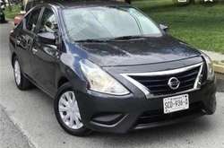 imagen de Nissan Versa gris 2018 automatico _1