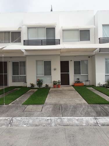 imagen de CASA DE RENTA LAS CEIBAS EN COTO ALBERCA SEG.24HRS_1