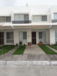 imagen de CASA DE RENTA LAS CEIBAS EN COTO ALBERCA SEG.24HRS_1