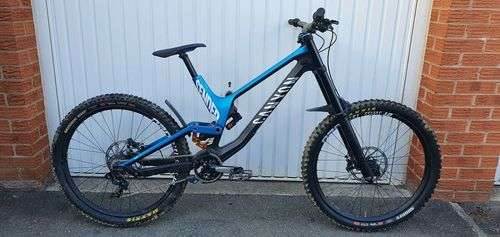 imagen de Canyon sender cf7 carbon fibre downhill _1