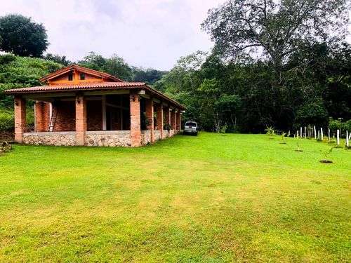 imagen de HERMOSA HACIENDA CONSTRUCCION DE PRIMERA _1