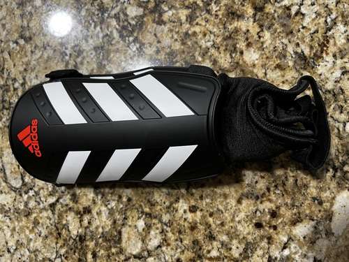 imagen de Espinilleras Adidas Everclub Negras Talla G_1