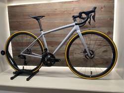 imagen de 2022 Specialized S-Works Aethos - Dura-Ace Di2 _1