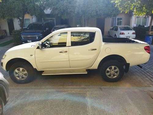 imagen de Pick up Mitsubishi L200_1