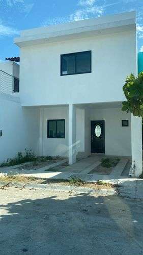 imagen de Hermosa casa en venta con alberca privada_1