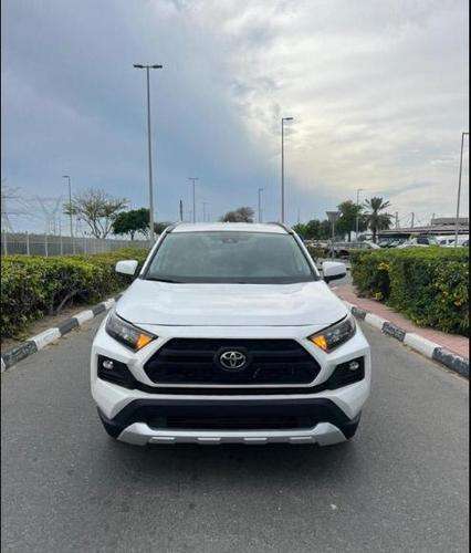 imagen de 2021 Toyota RAV4 4WD XLE model _1