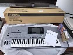 imagen de Yamaha Genos 76-Key Arranger Workstation Keyboard_1