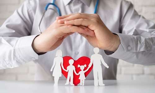 imagen de Atención médica con corazón familiar_1