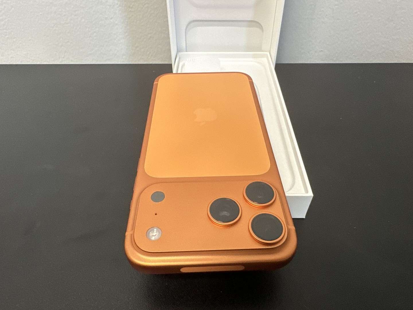 imagen de Apple iPhone 17 Pro Max 256GB Cosmic Orange_1
