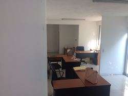 imagen de OPORTUNIDAD OFICINA AMPLIA EN ZONA MUY COMERCIAL _2