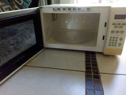 imagen de Horno microondas casi sin usar grande._2