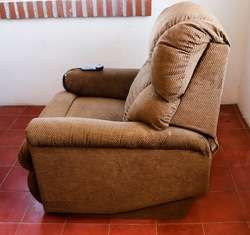 imagen de Sillon elevador electrico LAZBOY_2