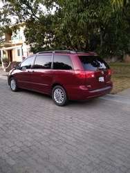 imagen de toyota sienna Le 2009 color tinta _2