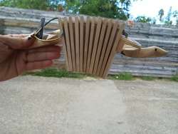 imagen de ambores, panderos, maracas de madera hermosos_2
