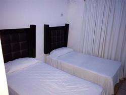 imagen de RENTO CASA AMUEBLADA A/A. A UN LADO DEL CUC_2