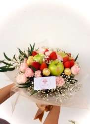 imagen de Ramo de frutas con chocolates ferrero_2