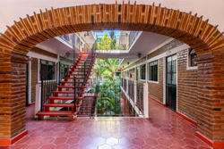 imagen de Hotel Azteca 471 Francisco I Madero _2