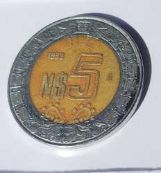 imagen de 2 monedas de coleccion N$5 y N$2_2
