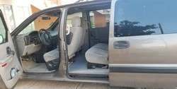 imagen de camioneta ventur 6 plazas 2003_2