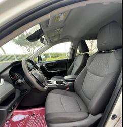 imagen de 2021 Toyota RAV4 4WD XLE model _2