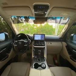 imagen de Toyota Land Cruiser GXR 2022 Gulf Model_2