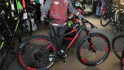 imagen de 2019 Specialized Men's S-Works Turbo Levo _3