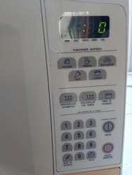 imagen de Horno microondas casi sin usar grande._3