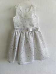 imagen de Taller de reparacion, corte y confeccion de ropa._3