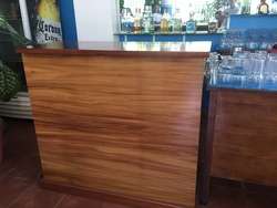 imagen de Muebles, maquina para moler carne y percheros _3