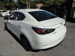 imagen de Toyota Yaris 2019,Blanco,1.5L,6,082km_3