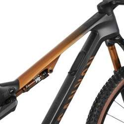 imagen de 2024 Canyon Lux Trail CFR Mountain Bike_3