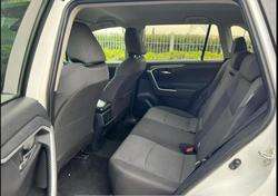 imagen de 2021 Toyota RAV4 4WD XLE model _3